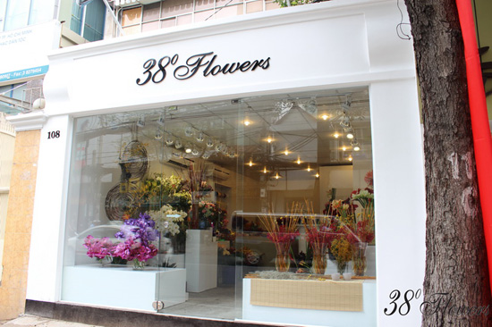 Làm biển hiệu shop hoa tươi đẹp , chất lượng tại Hà Nội