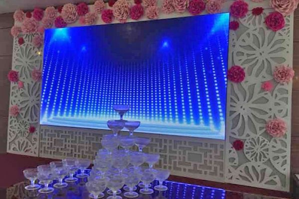 màn hình led nhà hàng tiệc cưới giá tốt